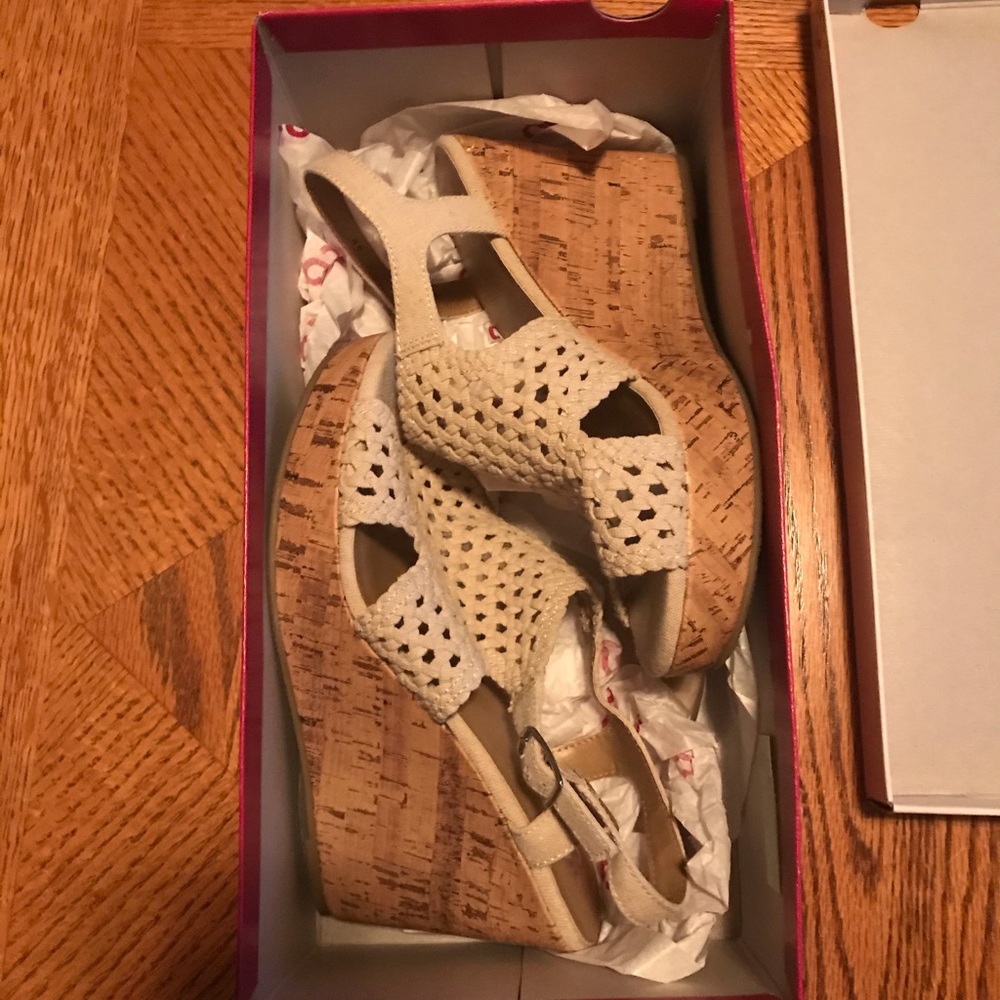 SO brand Natural Crocheted Taffy Cork Wedges